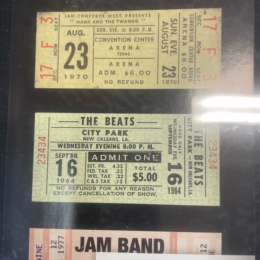 Studio Decor Shadow Box with Ticket Display - Picture 4 of 6